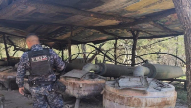 Hallan laboratorio clandestino y campamento criminal en Zacatecas; aseguran miles de litros de precursores químicos