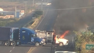 Jalisco blinda límites con Michoacán tras narcobloqueos y quema de vehículos