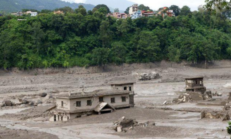 Devastadora inundación en Nepal deja 95 muertos y 384 turistas desaparecidos