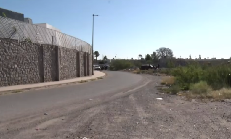 Abandonan cuerpo dentro de camioneta con mensaje del cri.men en Ciudad Juárez