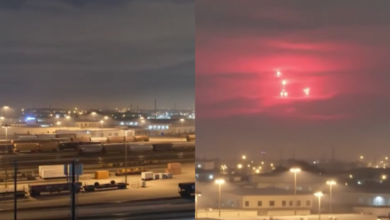 Aún se desconoce el origen de las luces rojas Tampoco se ha informado que alguna autoridad o especialista haya confirmado que las luces correspondan a algún fenómeno extraordinario. Ante la falta de información verificable, no es posible determinar el origen de las luces únicamente a partir de las imágenes.