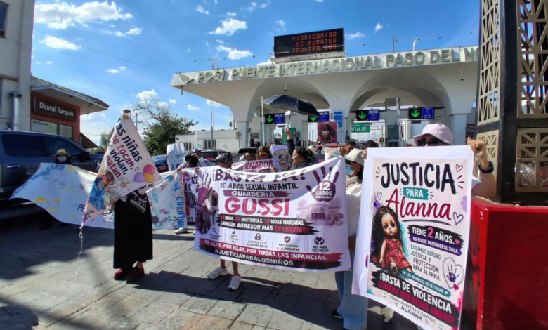 Familiares marchan por casos de ab.us.o se.xu.al en guarderías y bloquean cruce en Puente Santa Fe