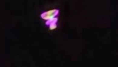 Misterioso objeto fluorescente aparece en el cielo y desata teorías sobre un OVNI