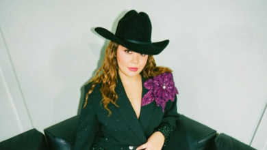 Yuridia pone límites a sus fans tras encontrar a una persona afuera de su casa