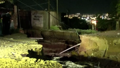 Lluvias abren socavón de 100 metros y obliga a desalojar a familias en Águilas de Zaragoza