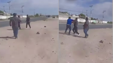 Choferes de la línea Express protagonizan pelea en terreno baldío