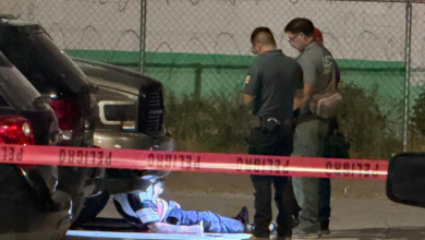 Hombre muere tras ser embestido con camioneta durante riña