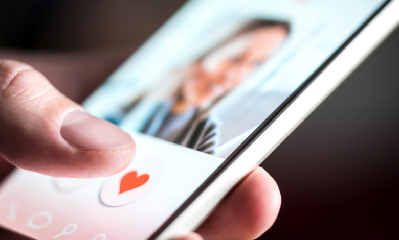 Esposa crea perfil falso en app de citas y descubre infidelidad de su marido