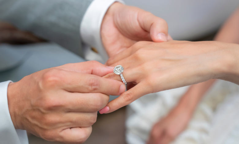 Joven interrumpe boda y entrega prueba de embarazo al novio frente a la novia