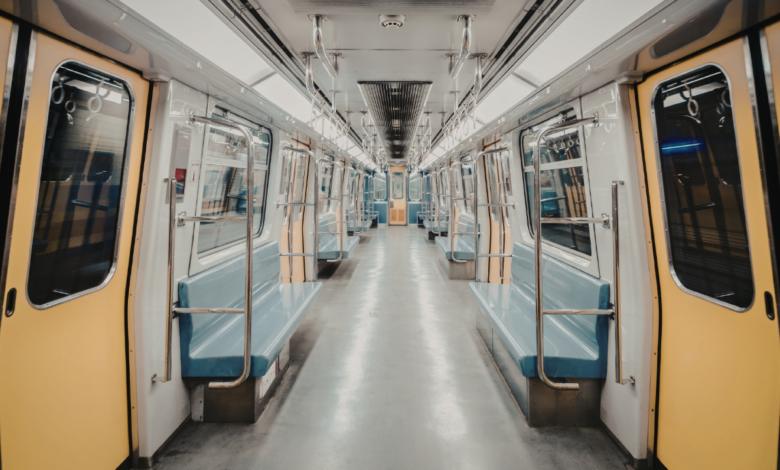 Dos jóvenes mue.ren tras ser arrollados por tren del metro en Manhattan