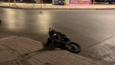 Motociclista queda gravemente lesionado tras choque en Ramón Rayón