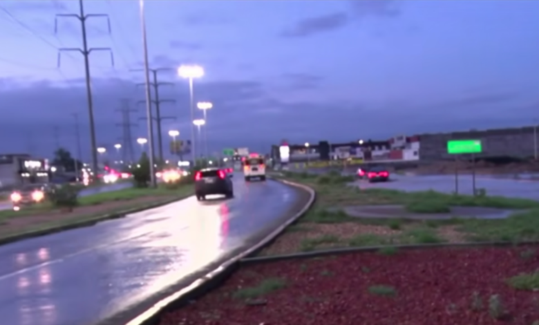 Encharcamientos complican circulación en avenida Francisco Villarreal Torres