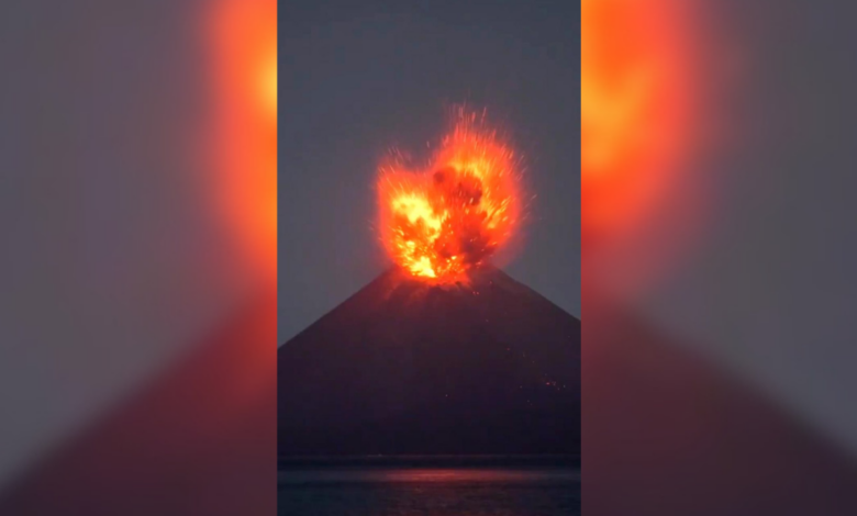 Erupción del Anak Krakatau paraliza aeropuertos y deja a miles de pasajeros varados