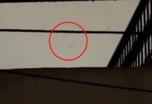Siluetas oscuras captadas en el cielo durante una tormenta en Málaga, España