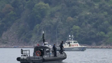 Embarcación de la Guardia Costera de Grecia durante un operativo marítimo de búsqueda y rescate