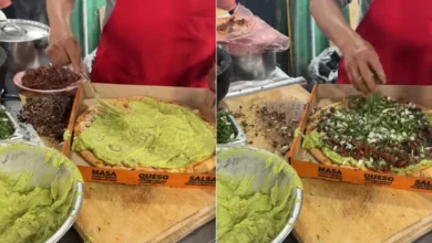 Pizza de Little Caesars cubierta con bistec, carne al pastor, cilantro, cebolla y guacamole