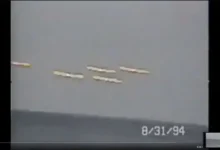 Luces en el horizonte marino atribuidas a supuestos ovnis en un video de 1994