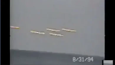 Luces en el horizonte marino atribuidas a supuestos ovnis en un video de 1994