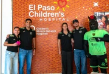 Futbolistas de FC Juárez durante su visita a pacientes de El Paso Children’s Hospital