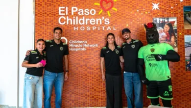 Futbolistas de FC Juárez durante su visita a pacientes de El Paso Children’s Hospital