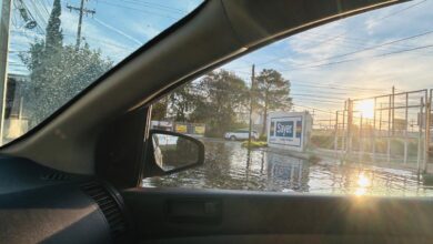 Reportan acumulación de aguas residuales cerca del puente internacional Zaragoza