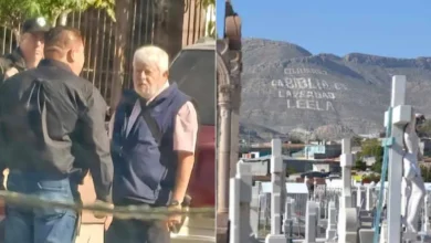 Jaime Maussan durante una visita al panteón Tepeyac de Ciudad Juárez