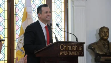Marco Bonilla durante su mensaje de despedida ante el Cabildo de Chihuahua