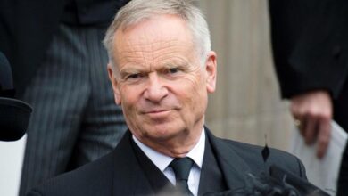 Retrato del novelista británico Jeffrey Archer, fallecido a los 86 años