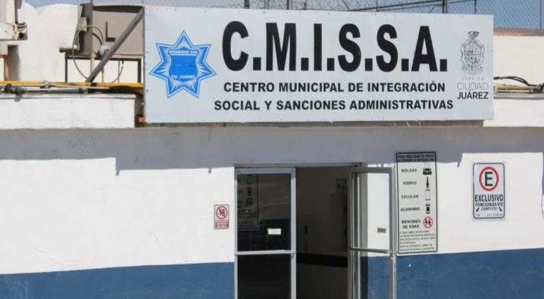 Agente de Seguridad Vial durante labores de vigilancia en Ciudad Juárez