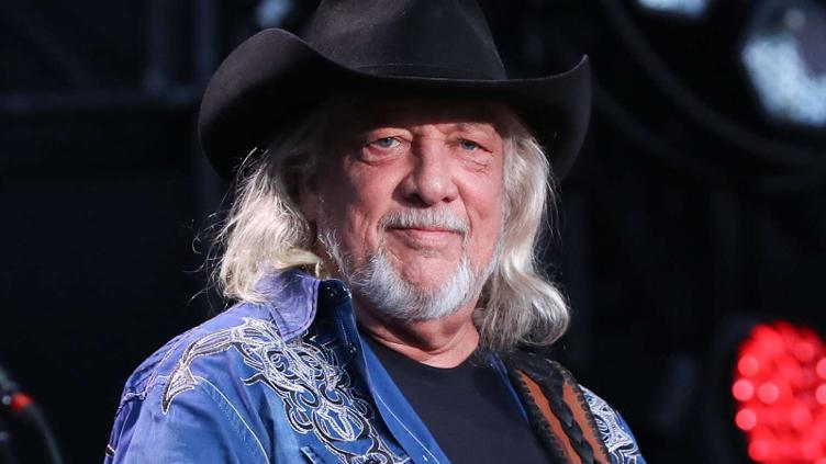 John Anderson, cantante estadounidense y estrella de la música country