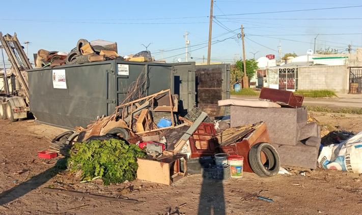Contenedor del programa Punto Limpio con artículos en desuso recolectados en Ciudad Juárez