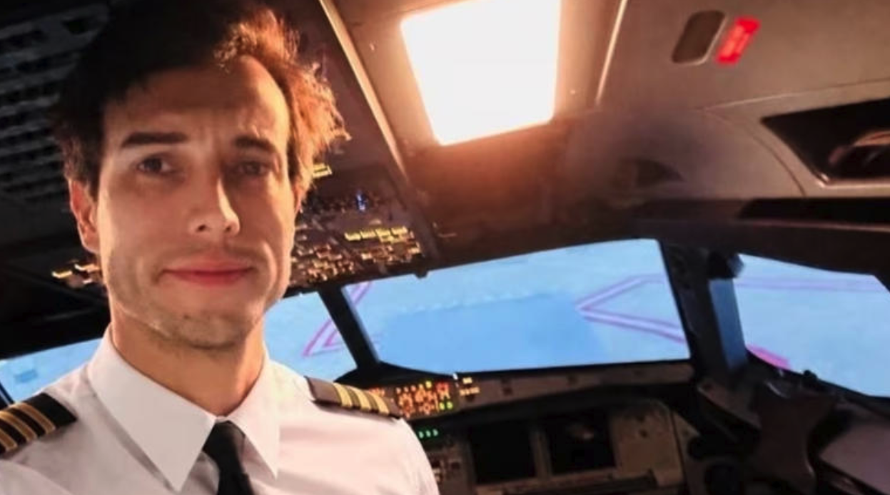 Piloto instructor mue.re tras lanzarse de una avioneta; alumna logra aterrizar la aeronave